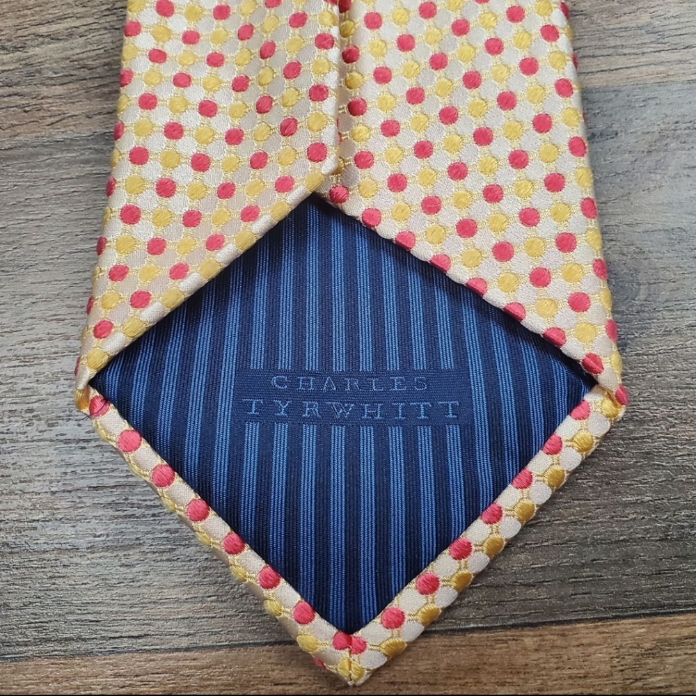 Charles Tyrwhitt Silk Tie - Picture 5 of 6